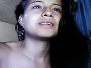 Chica latina masturbandose para la webcam en español - Foto 1