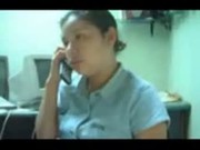Imagen Amante hablando por celular mientras va mamando la verga y se rie la muy puta