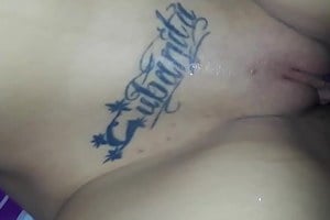 Imagen El tatuaje de una cubanita super cachonda