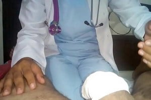 Doctora chilena cura mi impotencia con una deliciosa mamada